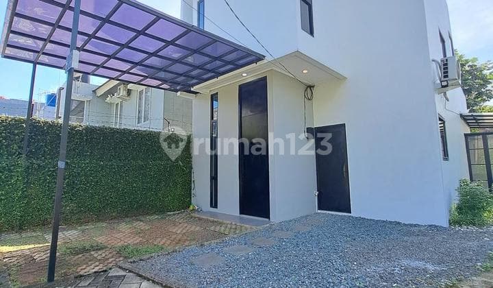 Rumah 2Lt, Unit Pojok, Semi Furnished, dlm Cluster di Krukut Raya