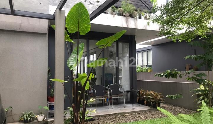 Rumah 2Lt, Semi Furnished, Hdp Selatan, di Prmhn YVE Habitat Limo