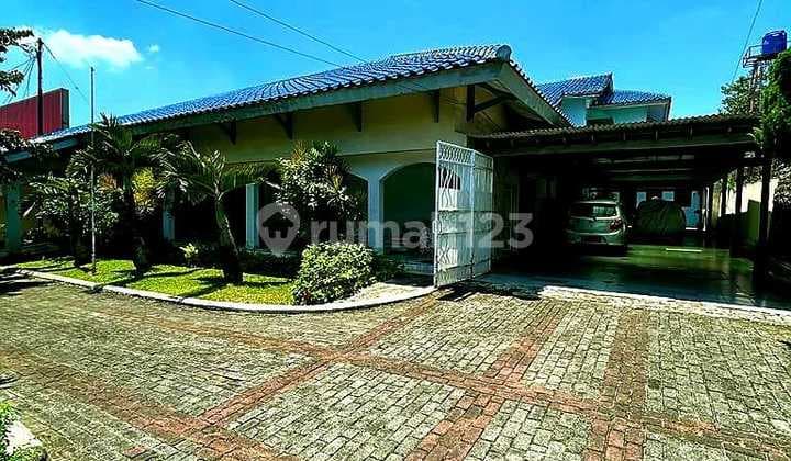2-Story Large House, Wide Land, Suitable for Business, Strategic Location on M Saidi Road