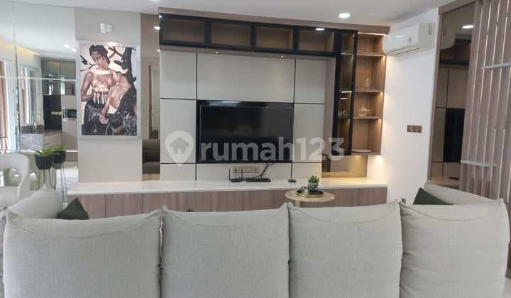 Rumah Bagus 2 Lt, Fully Furnished, View Driving Golf di Bali View