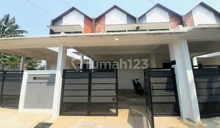 Rumah 2lt, Semi Furnished, Hdp Timur, Siap Huni, Kav. di Cipayung