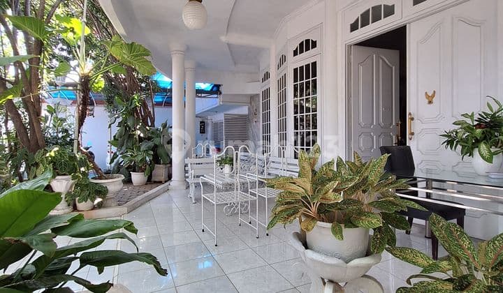 Rumah Mewah Scandinavian 2 Lt, Hdp. Timur, Strategis di Tebet Mas