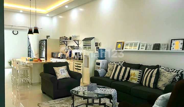 Rumah Minimalis Modern 2Lt, Semi Furnish, Hdp. Selatan, Poltangan