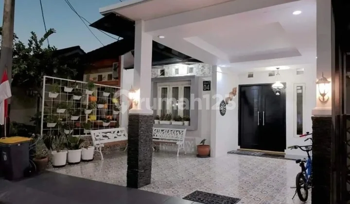Rumah 2lt, Semi Furnished, Hdp Selatan, di Taman Mutiara, Ciledug