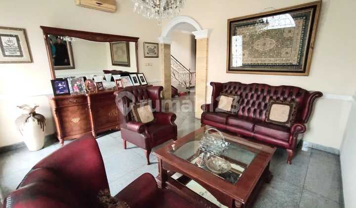 Scandinavian 3lt, Pool, Hdp Timur, Furnished, di Pejompongan Baru