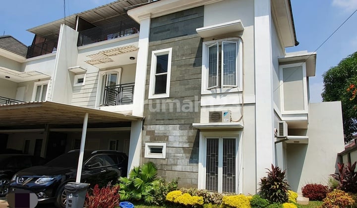 Rumah 2.5lt, Pojok, Hdp. Barat, Fully Furnished, Private Cluster