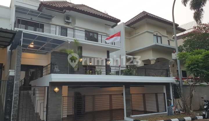 Rumah Bagus 2 Lt, Renoved 2024, Semi Furnish, di Villa Cinere Mas