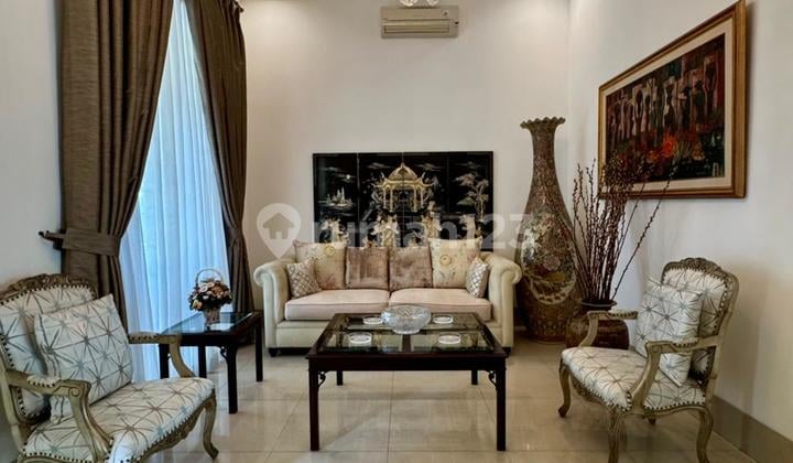 Rumah Bagus 2Lt, Hal. Luas, Hdp. Timur, Semi Furnished, di Cipete