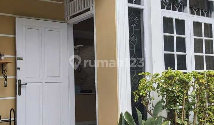 Rumah 1.5Lt, Hdp Timur, Lingk Nyaman dlm Prmhn Megapolitan Cinere