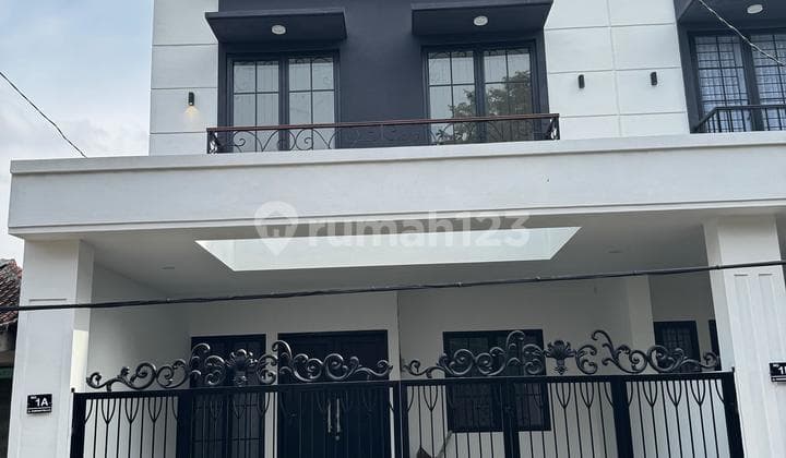 Brand New American Classic Modern 3 Lt, Cluster di Pancoran Barat