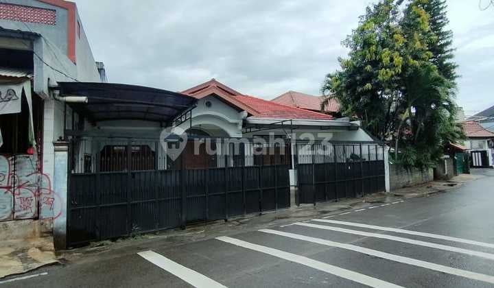 Rumah Kost dengan 17 Kamar Lokasi Dekat Binus Kemanggisan Jakarta Barat