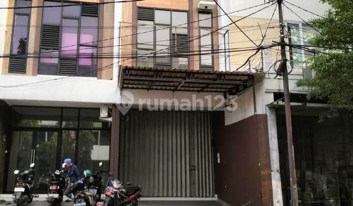 Bangunan Komersil Rukan Minimalis Modern Lokasi Aries Utama Puri Jakarta Barat