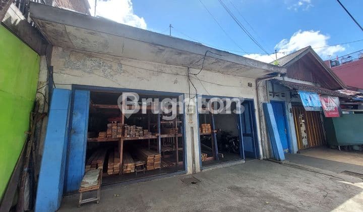 TOKO DAN RUMAH DI PASAR BESAR MALANG