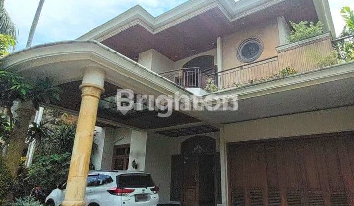 Rumah Mewah Dekat Pusat Kota Malang