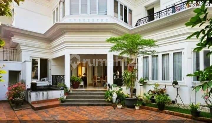 Rumah mewah di kebayoran baru