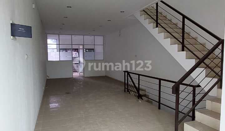 Rumah Indah Siap Huni 3 Lantai di Sudirman, Bandung