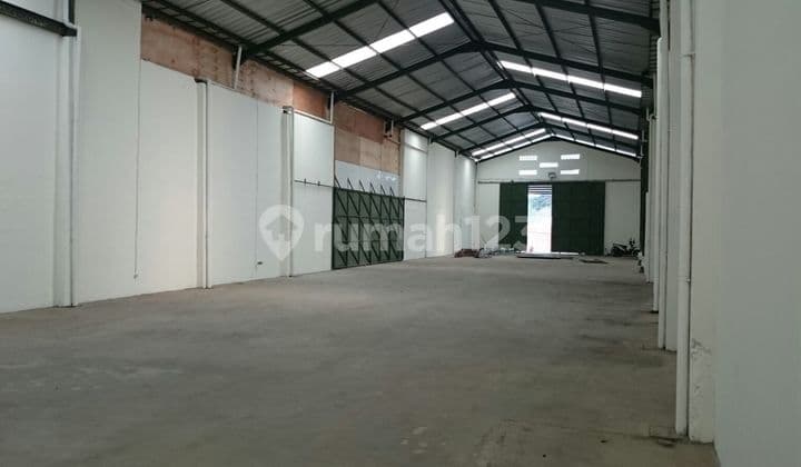 Murah!! Gudang Strategis di Cibolerang Bandung