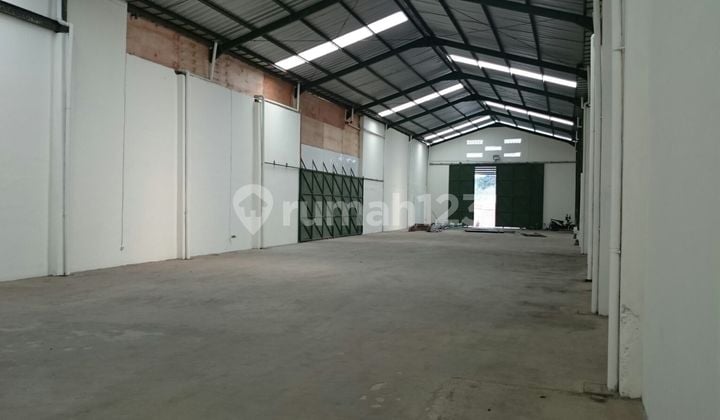 Cheap!! Strategic Warehouse in Cibolerang Bandung