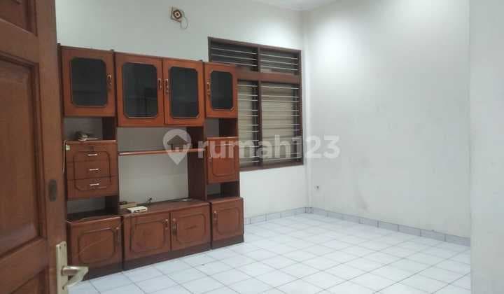 Rumah Rapih Dan Nyaman di Daerah Astana Anyar