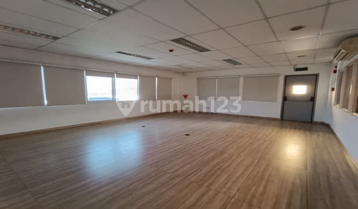 Pabrik Di Dalam Kawasan Industri Lippo Cikarang Dekat Dengan Tol Cikarang