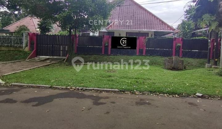 Rumah Model Belanda Dekat Pusat Kota di Taman Kencana Bogor