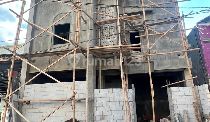 Rumah Kost 3 Lantai Lokasi Daerah Bunga-bunga Kota Malang