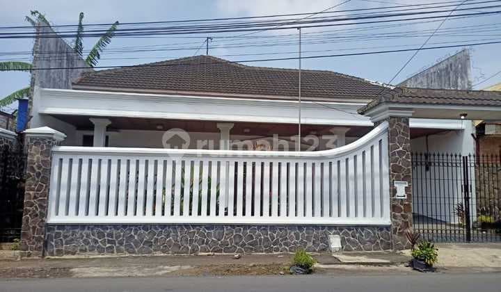 Rumah Terawat Siap Huni Tengah Kota Di Pinggir Jl. Raya Kaliurang