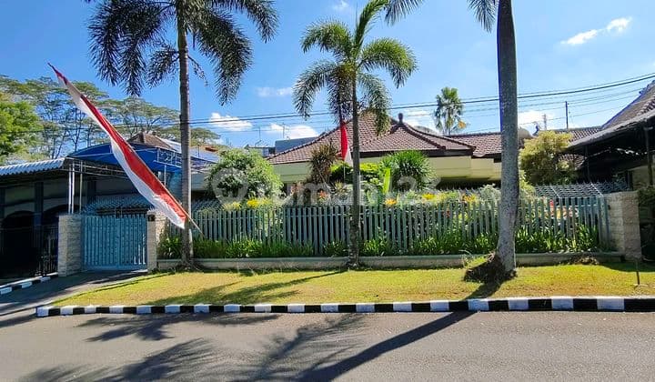 Rumah Cantik Asri Lokasi Tengah Kota Malang Daerah Gunung-gunung