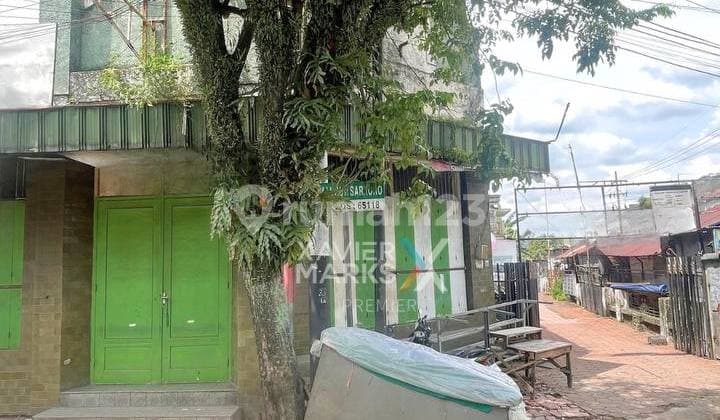 Ruang Usaha Hook Ex Apotek dan Ruang Praktek Bersama di area Pasar Besar Malang