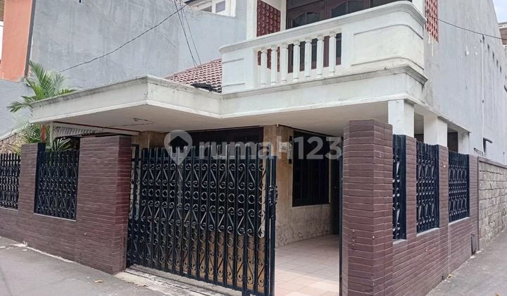 Disewakan Rumah Tidak.jauh Dari Sta Tebet
