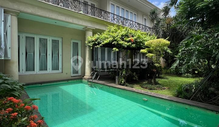 Dijual rumah di Jalan Galuh Senopati dekat SCBD