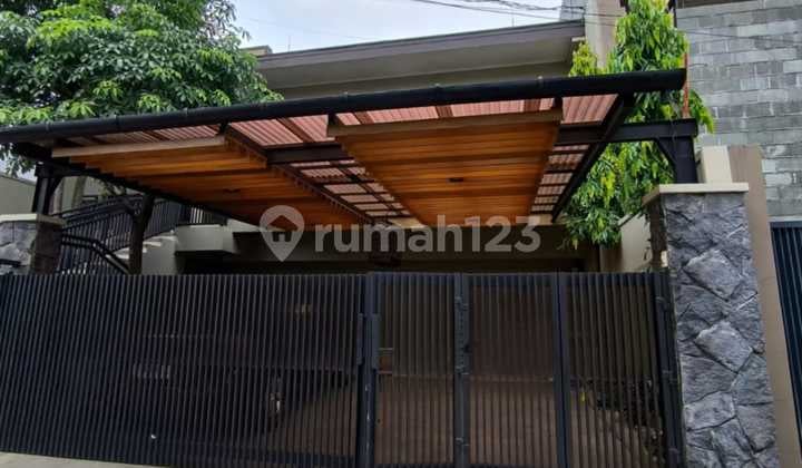 Turun harga dijual rumah siap huni hanya selangkah dari Senopati
