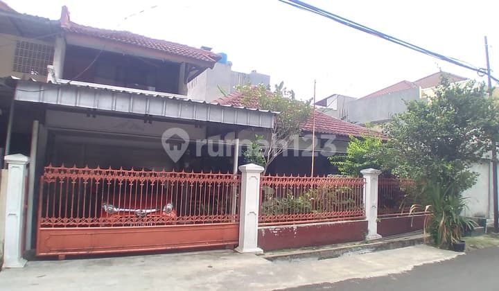 For Sale Ready-to-Occupy House Inside a Strategic Location Complex in East Jakarta