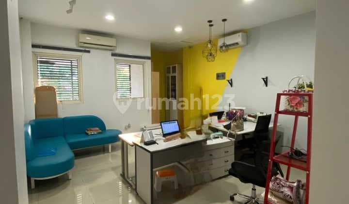 Dijual Ruko Pinggir Jalan Lokasi Strategis di Gandaria Jakarta Selatan