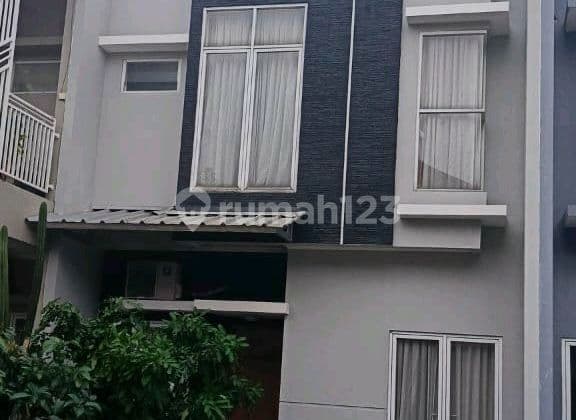 Dijual Cepat !!! Rumah 2 Lantai Full Renovasi Di Royal Living Sepatan