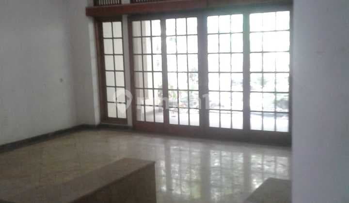 Dijual Rumah Lama Hitung Tanah di Lokasi Elite di Pondok Indah Jakarta Selatan