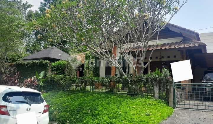 Quick Sale: House Suitable for Residence or Boarding House in Bintaro Jaya Sector 5