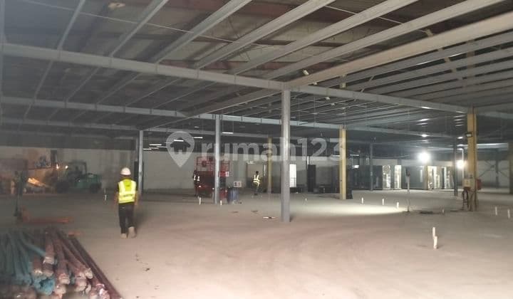 Renovated Warehouse 1.1 ha on Jl Ry Serpong Tangerang, Cikokol
