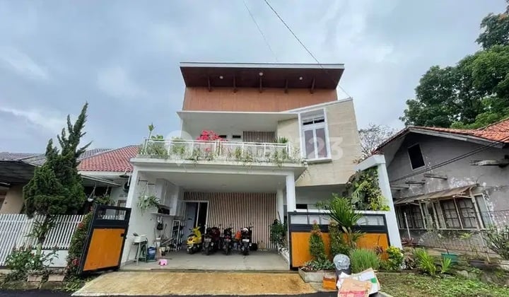 Rumah Siap Huni di Arcamanik Bandung Ada Kolam Renang Furnish Bangunan 2 Lantai