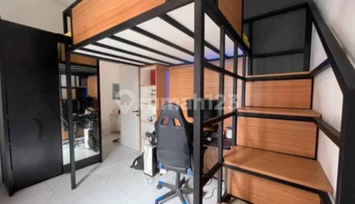 Rumah Modern di Arcamanik Bandung Ada Kolam Renang Terawat Furnish