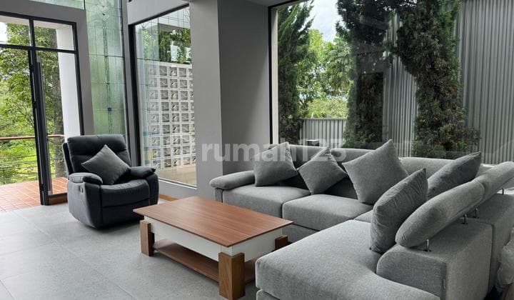 Rumah Mewah Full Furnish di Dago Resort Bandung Bangunan 2025 Siap Huni