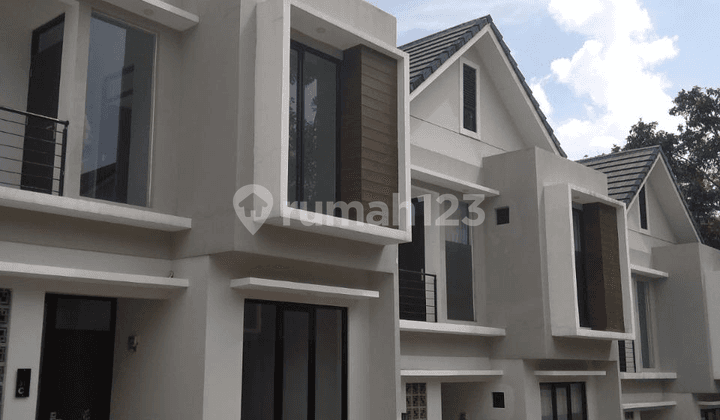 Rumah Minimalis Siap Huni di Padasuka Bandung dalam Cluster View City Light