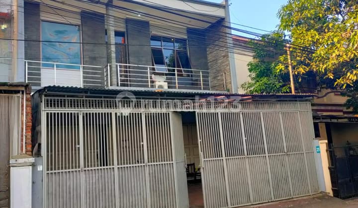 Rumah SIap Huni di Regol Kota Bandung Bangunan Terawat 2 Lantai