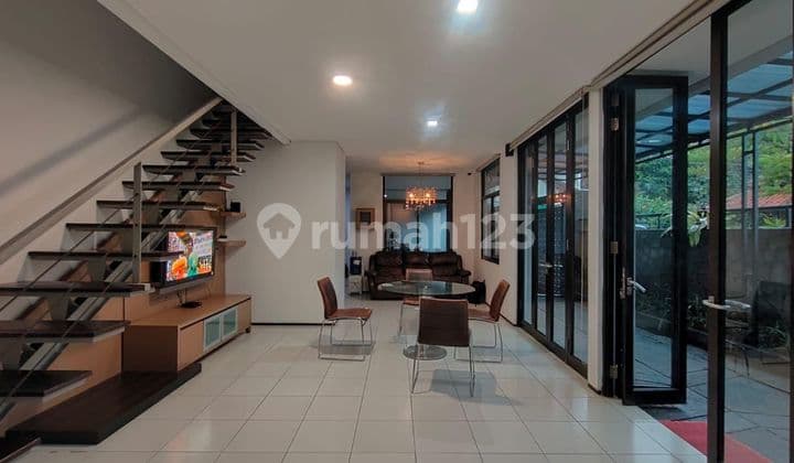 Rumah Furnish Siap Huni di Cigadung Bandung Bangunan Terawat 2 Lantai