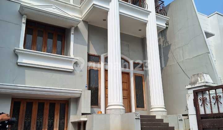 Dijual Cepat Rumah 2,5 Lantai di Permata Buana, 600m2, 6 Kamar Tidur Dijual Cepat Rumah 2,5 Lantai di Permata Buana, 600m2, 6 Kamar Tidur