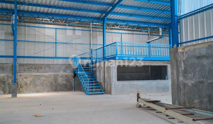 3 Warehouses in Narogong Raya - Strategic Location