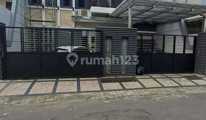 Dijual Rumah Mewah Modern Minimalis Kertajaya Indah