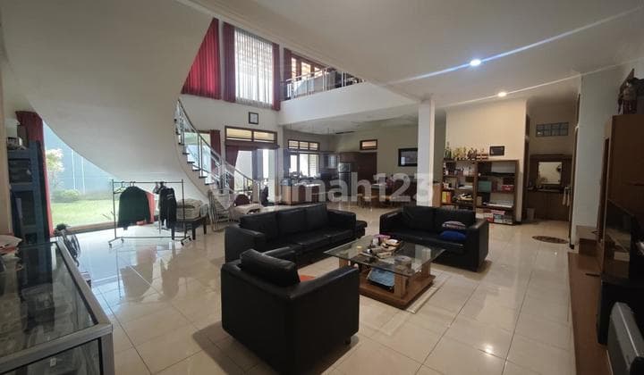 Rumah Mewah 2 Lantai SHM Semi Furnish Nyaman di Mekar Wangi