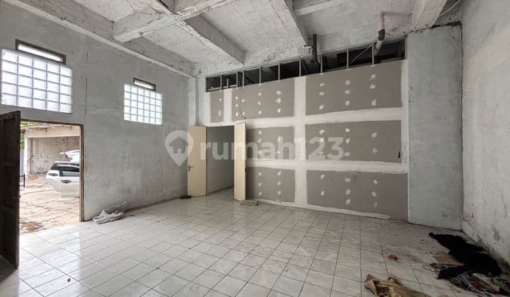 Gudang dan Kost Aktif Huni Strategis Dekat Tol Pasir Koja di Sayap Soekarno Hatta