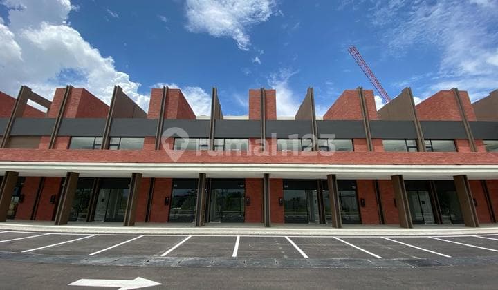 Ruko Baru Siap Pakai Strategis 2,5 Lantai Nyaman di Magna Terrace